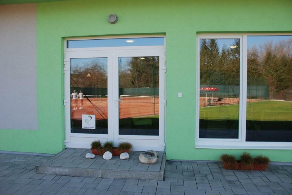 Penzión Rocket Club Losonc Kültér fotó
